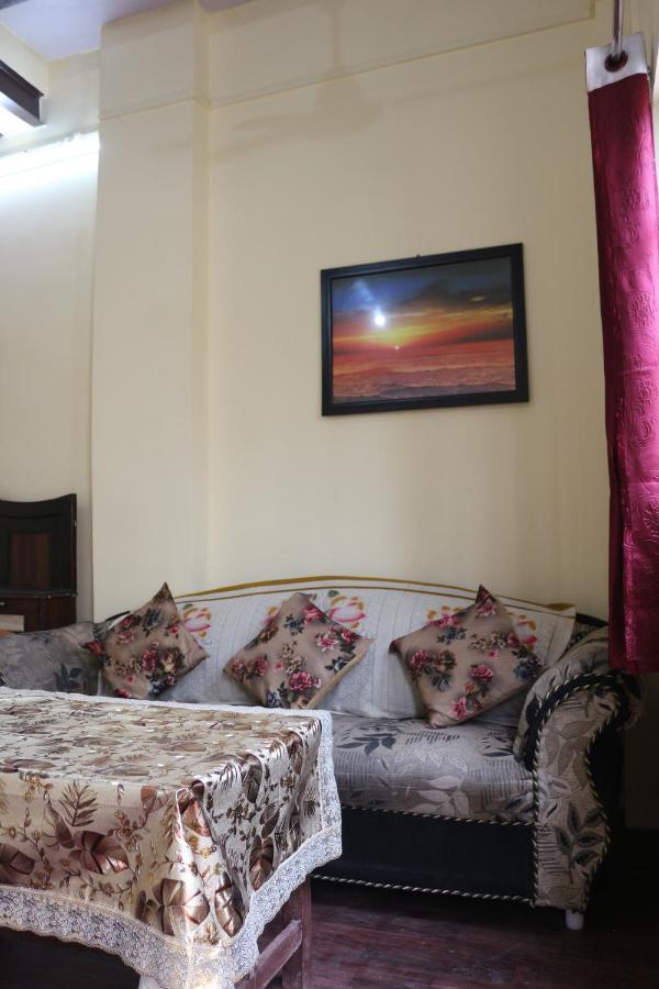 Mother Hostel Varanasi Exterior foto