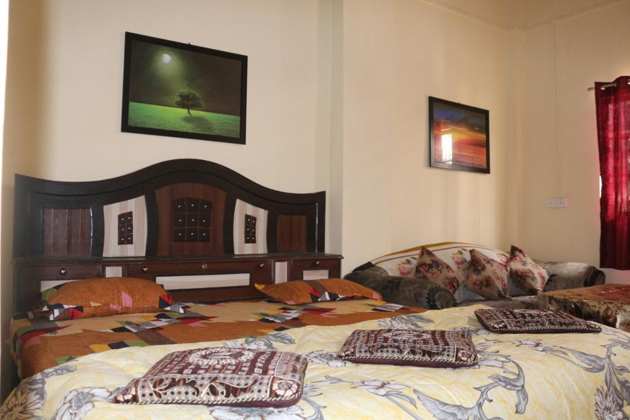 Mother Hostel Varanasi Exterior foto
